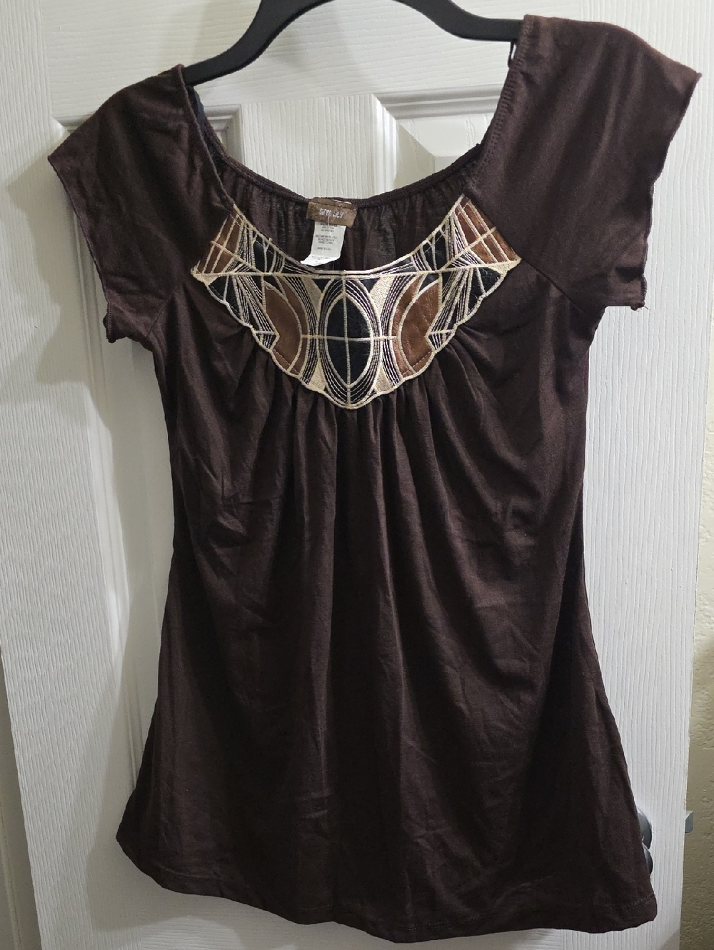 Siren Lily Brown Scoop Neck Short Sleeve Top with Embroidered Yoke Size L